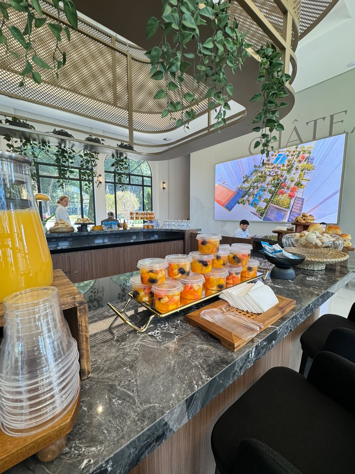 Ambiente de hospitalidade com buffet